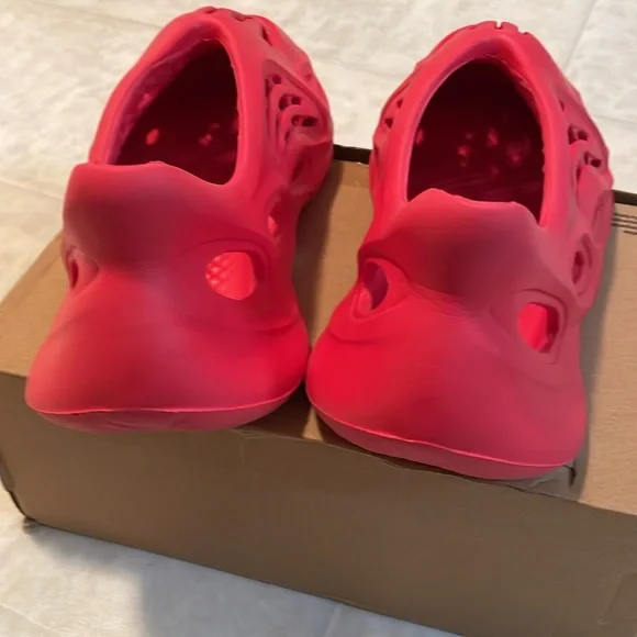 Adidas Yeezy Foam Runners men’s size 10
